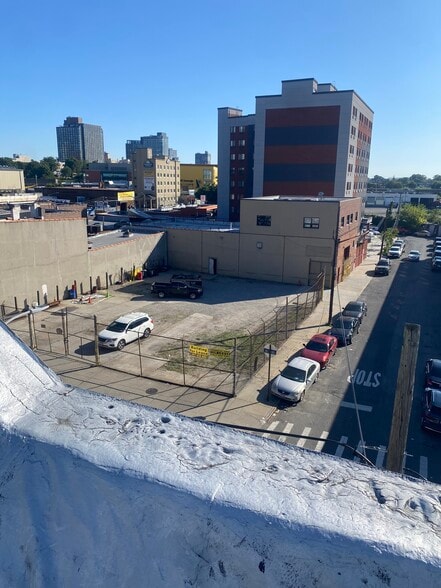 More Photos Of 15011 Guinzberg Rd, Jamaica Warehouse For Lease