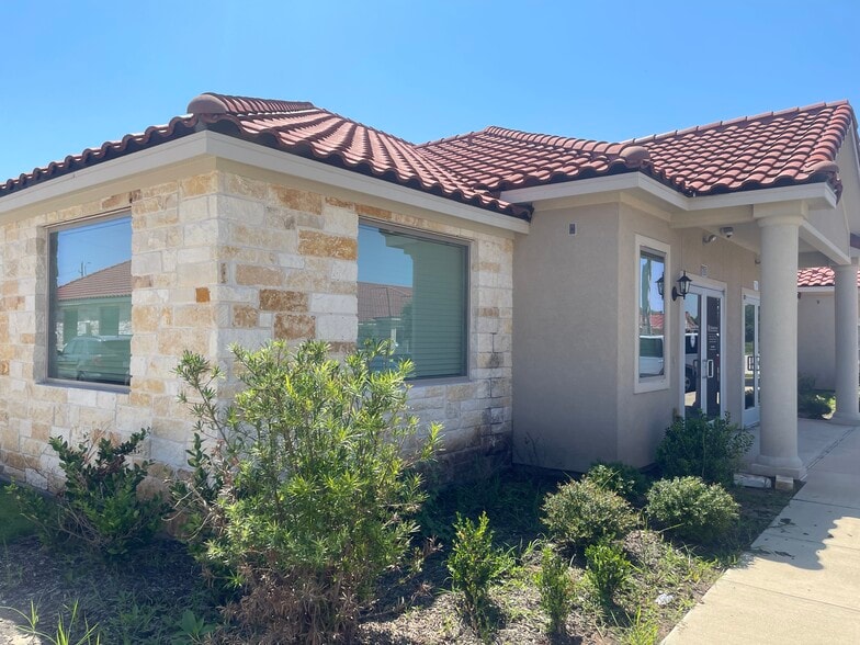 More Photos Of 7070 Knights Ct, Missouri City Medical For Lease