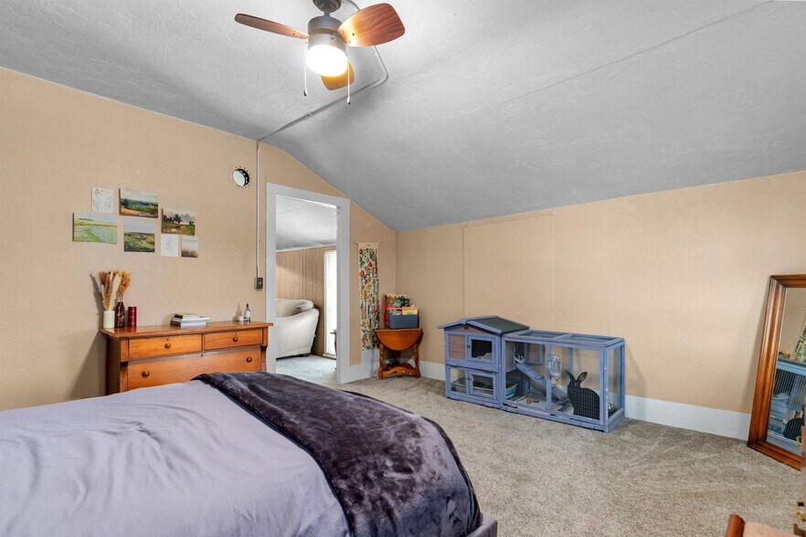 More Photos Of 1027 S Main St, Oshkosh Restaurant For Sale