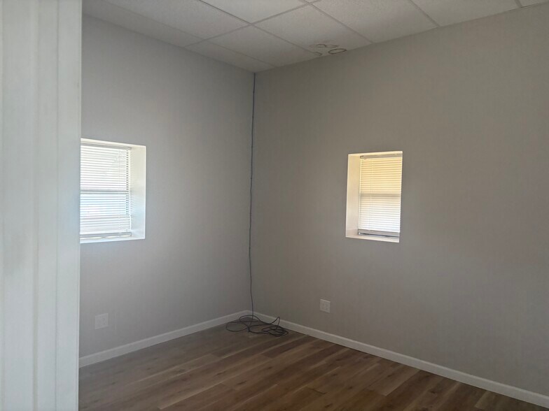 More Photos Of 2518 Memorial Pky SW, Huntsville Flex For Lease