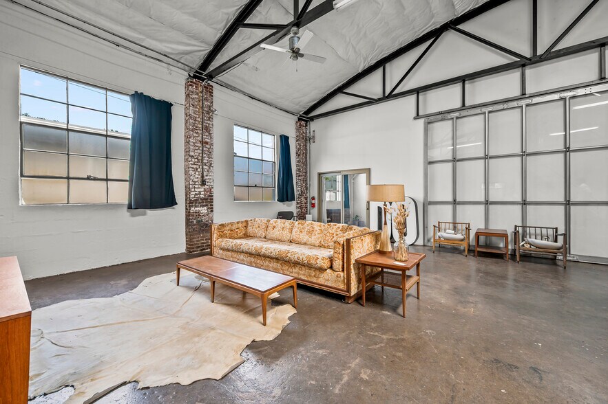 More Photos Of 1004 Rundell St, Winston-Salem Flex For Lease