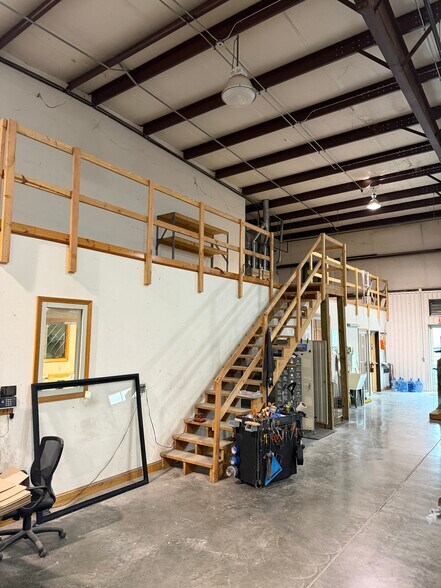 More Photos Of 6601 Royal St, Pleasant Valley Unknown For Lease