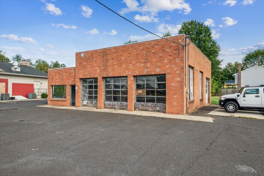 More Photos Of 1 Union Ave, Somerville Auto Repair For Sale