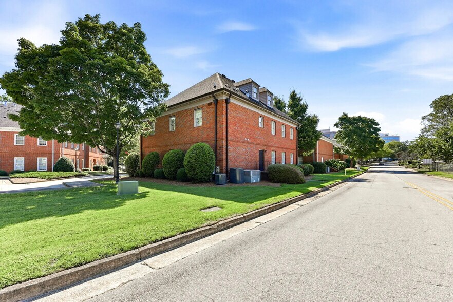 More Photos Of 459 E E Butler Pky, Gainesville Office For Sale