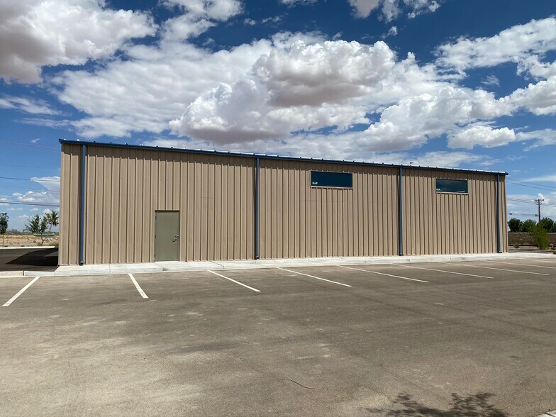 More Photos Of 10481 Railroad Dr, El Paso Warehouse For Lease