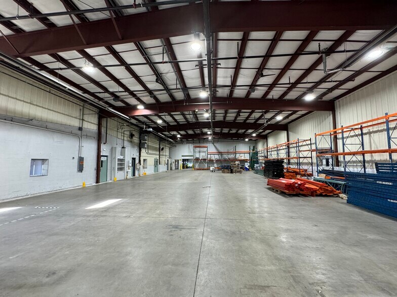 More Photos Of 97 N Hatfield Rd, Hatfield Warehouse For Lease