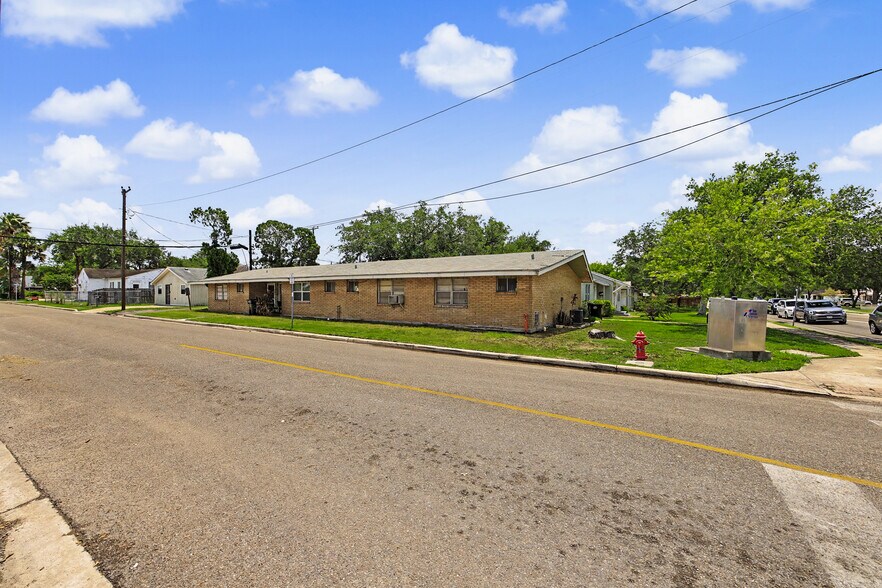 More Photos Of 800 S Texas Blvd, Weslaco Apartments For Sale