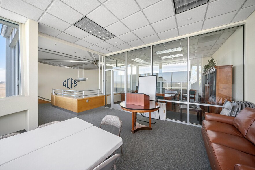 More Photos Of 4301 Second Wind Way, Paso Robles Office For Lease