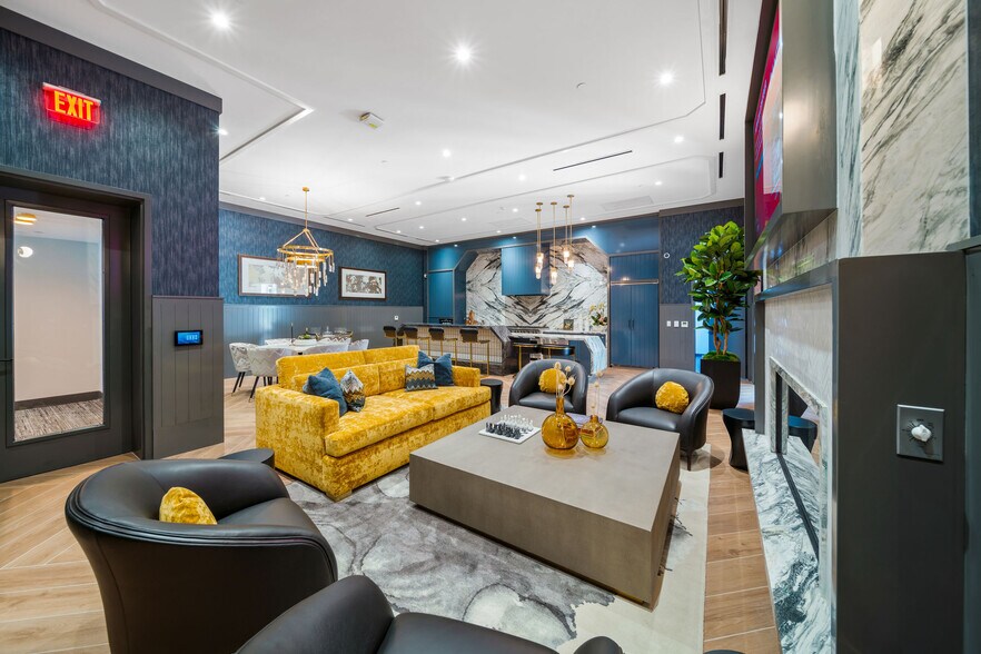 More Photos Of 585 Anton Blvd, Costa Mesa Apartments For Lease