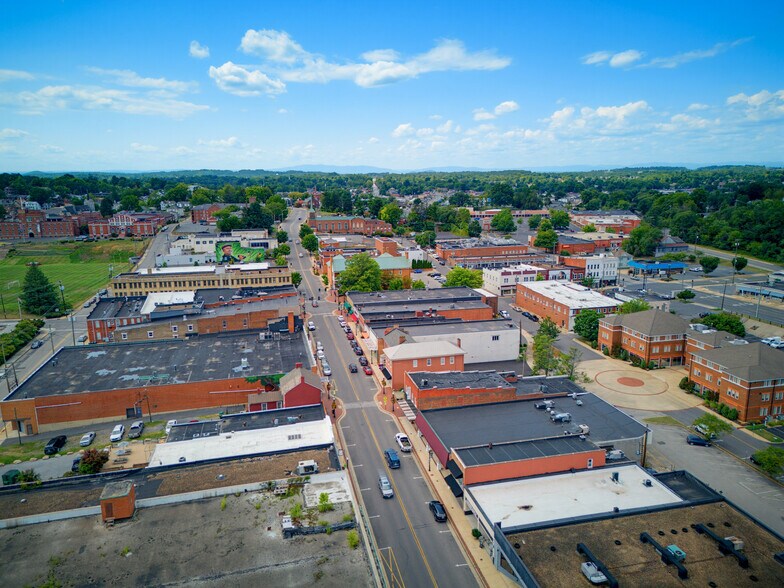 More Photos Of 329 W Main St, Waynesboro Restaurant For Sale