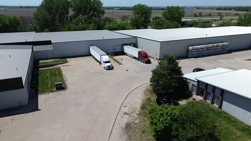 More Photos Of 26378 289th Pl, Adel Manufacturing For Sale