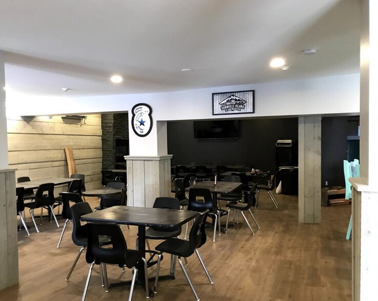 More Photos Of 36 Lindsay St S, Kawartha Lakes Apartments For Sale