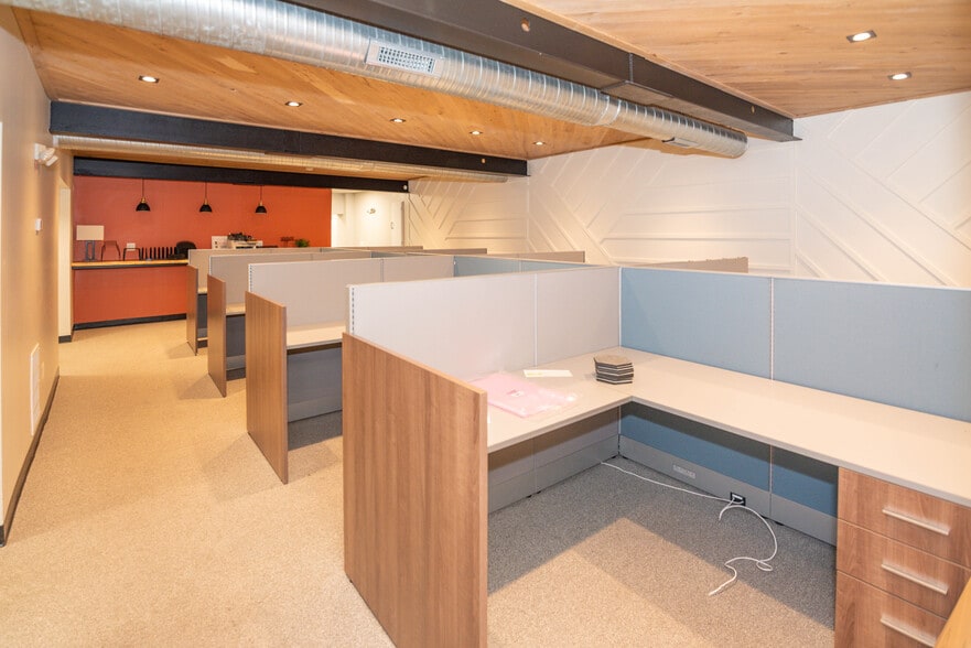 More Photos Of 2001 Windsor Ave, Baltimore Warehouse For Lease