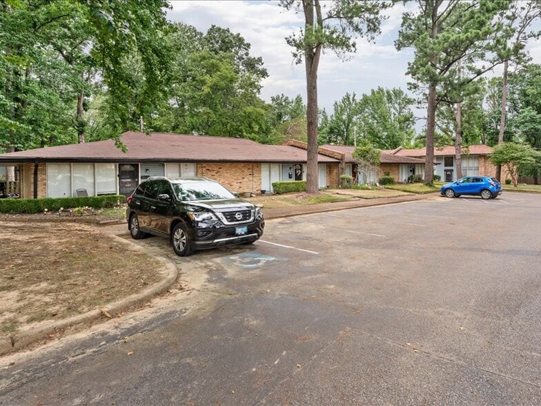 More Photos Of , Memphis Multifamily For Sale