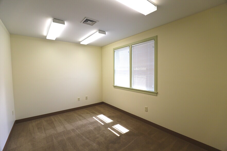 More Photos Of 15 Carlson Ln, Falmouth Office For Lease