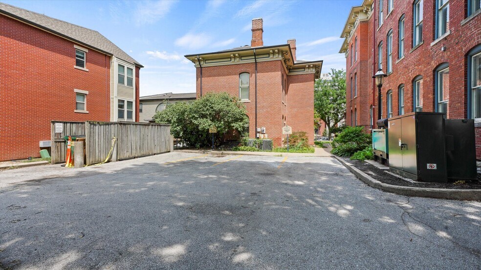 More Photos Of 1070 Washington St, Kansas City Office Residential For Sale