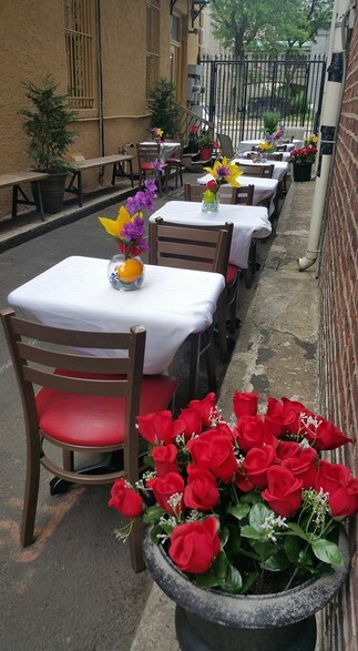 More Photos Of 18 Green St, Newark Storefront Retail Office For Lease