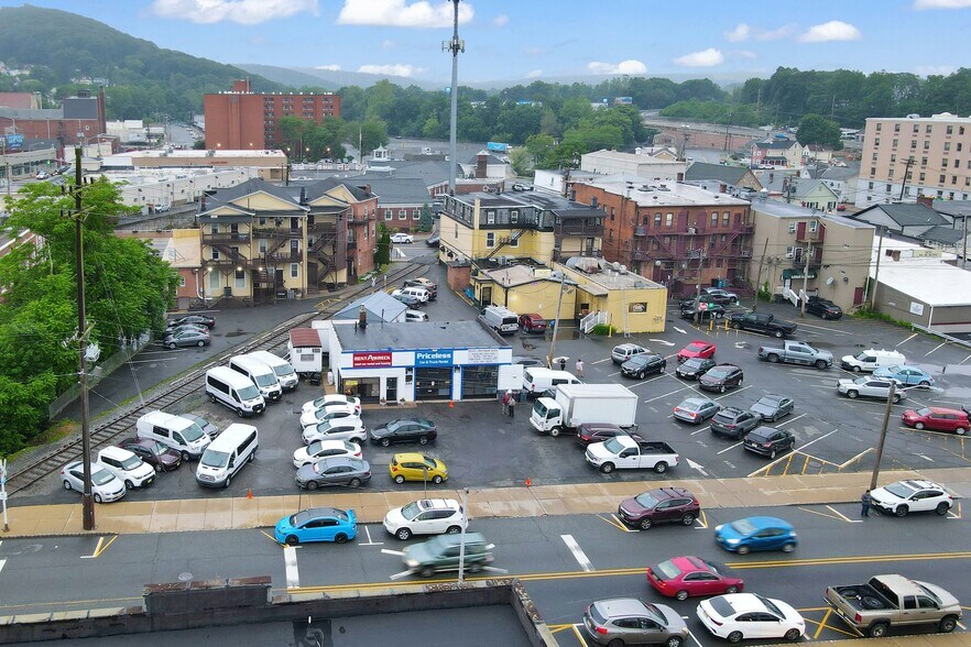 More Photos Of 33 N Morris St, Dover Auto Repair For Sale