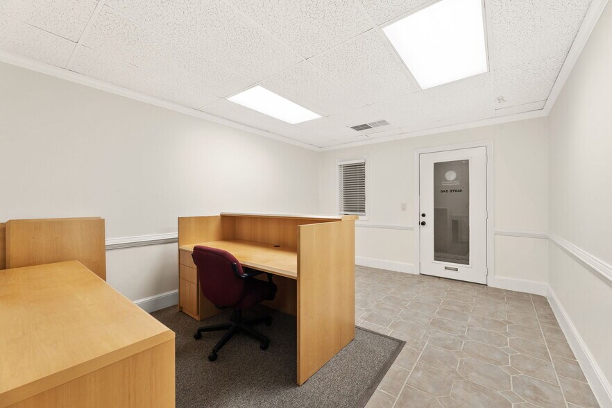 More Photos Of 200 Market Pl, Roswell Office Residential For Sale