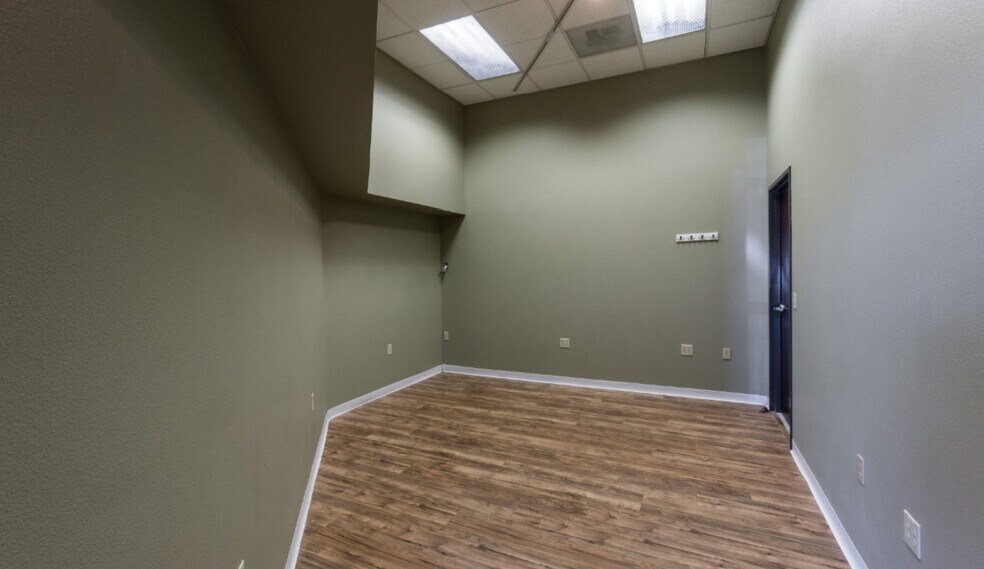 More Photos Of 1175-1179 McVey Ave, Lake Oswego Storefront Retail Office For Lease