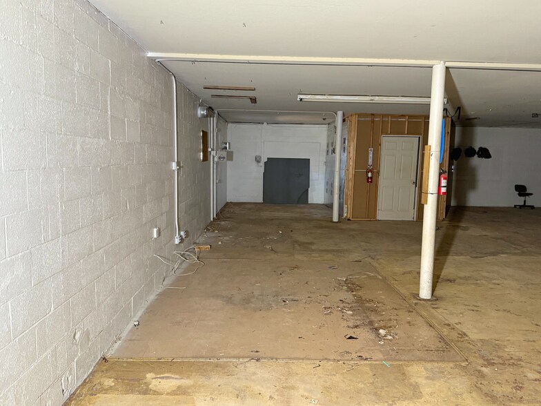 More Photos Of 6545 Historic Old US 90 Hwy, San Antonio Flex For Lease