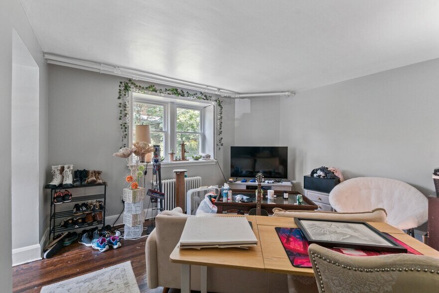 More Photos Of 711 Gladstone Ave, Baltimore Apartments For Sale