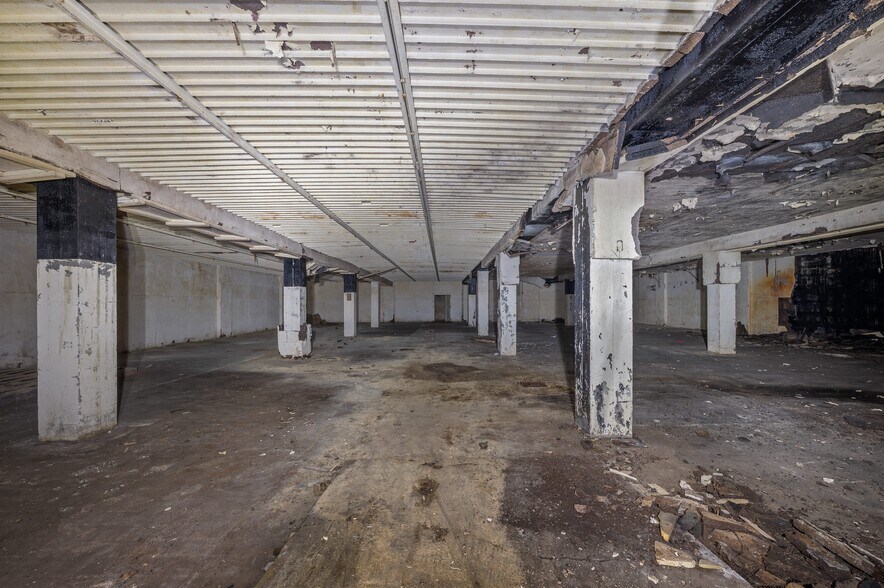 More Photos Of 500 Washington St, Coloma Manufacturing For Lease