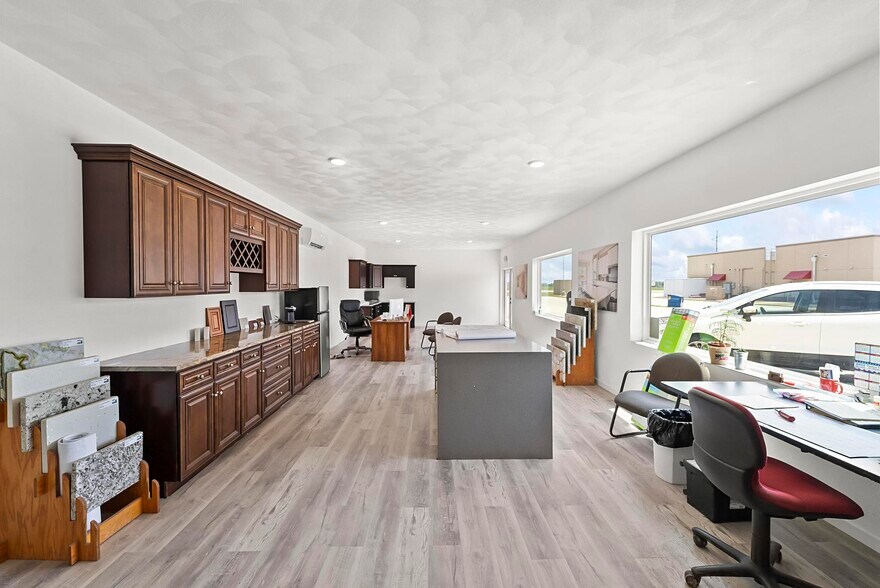 More Photos Of 9229 Beller Dr, Mascoutah Warehouse For Lease