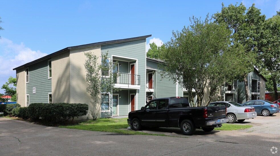 Primary Photo Of 510 Billie Bess Ln, Conroe Apartments For Sale