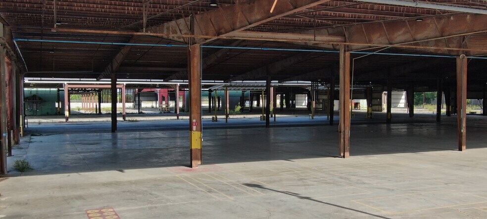 More Photos Of 9411 Alcorn St, Houston Warehouse For Lease