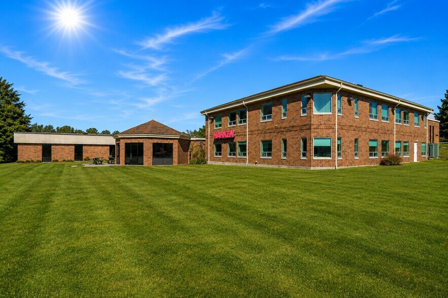 Primary Photo Of 19 John Clarke Rd, Middletown Office For Sale