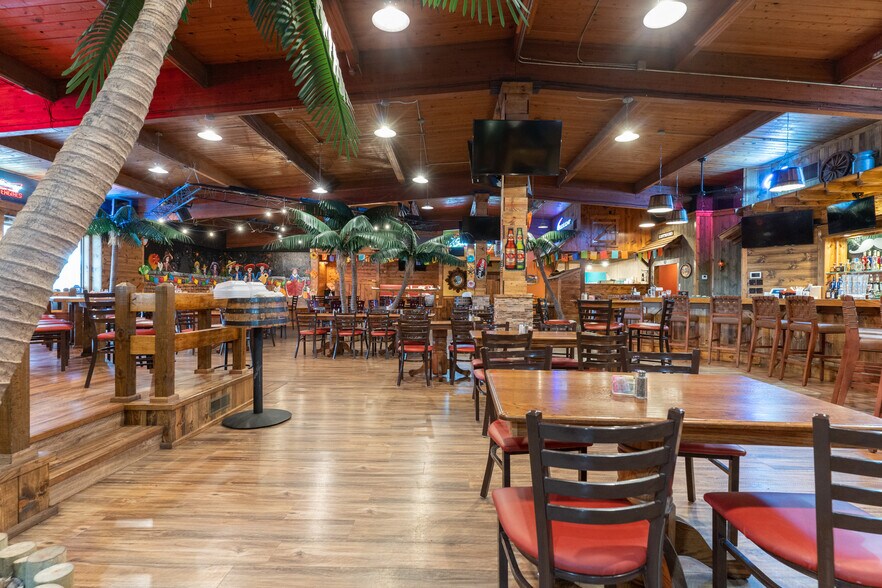 More Photos Of 1401 S Morley St, Moberly Restaurant For Sale