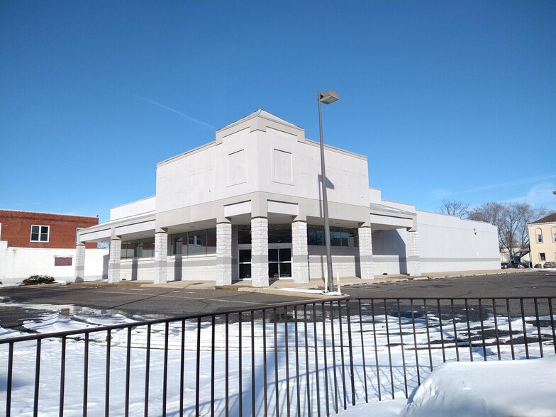 Primary Photo Of 1 E Broad St, Paulsboro Drugstore For Lease