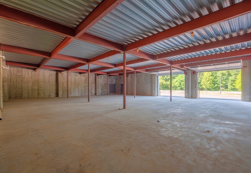 More Photos Of 8 Scuttle Hole Rd rd, Water Mill Flex For Lease