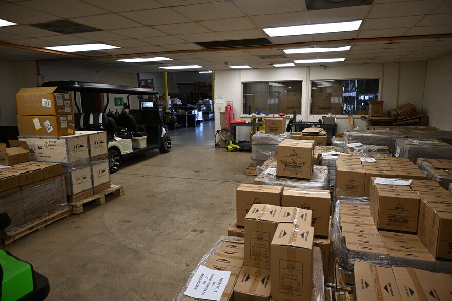 More Photos Of 11801 28th St N, Saint Petersburg Warehouse For Lease