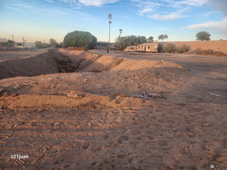 More Photos Of 1063 N Main St, San Luis Specialty For Sale