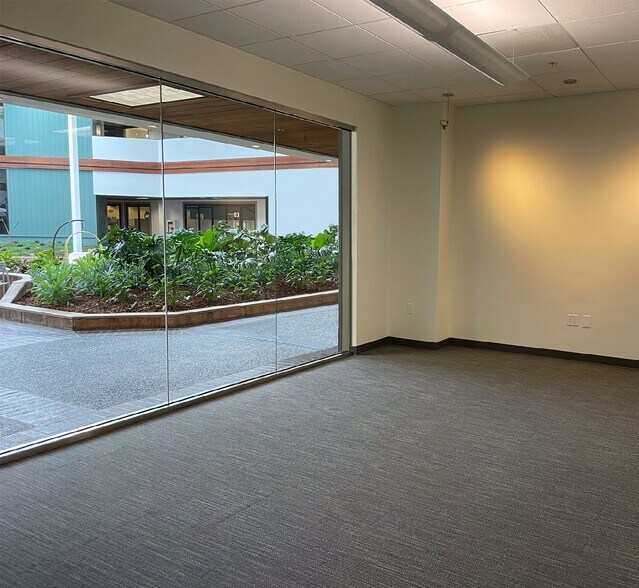 More Photos Of 150 N Hill Dr, Brisbane Office For Lease