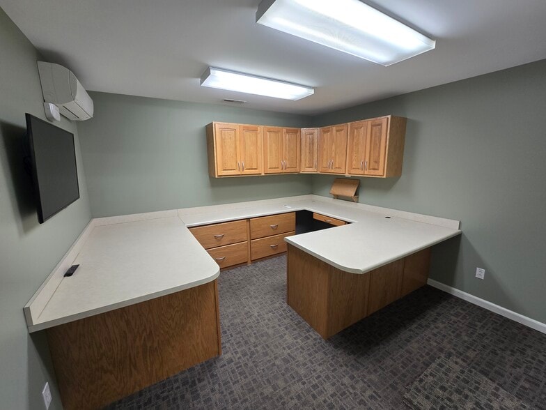 More Photos Of 151 Independence Dr, Union Flex For Sale