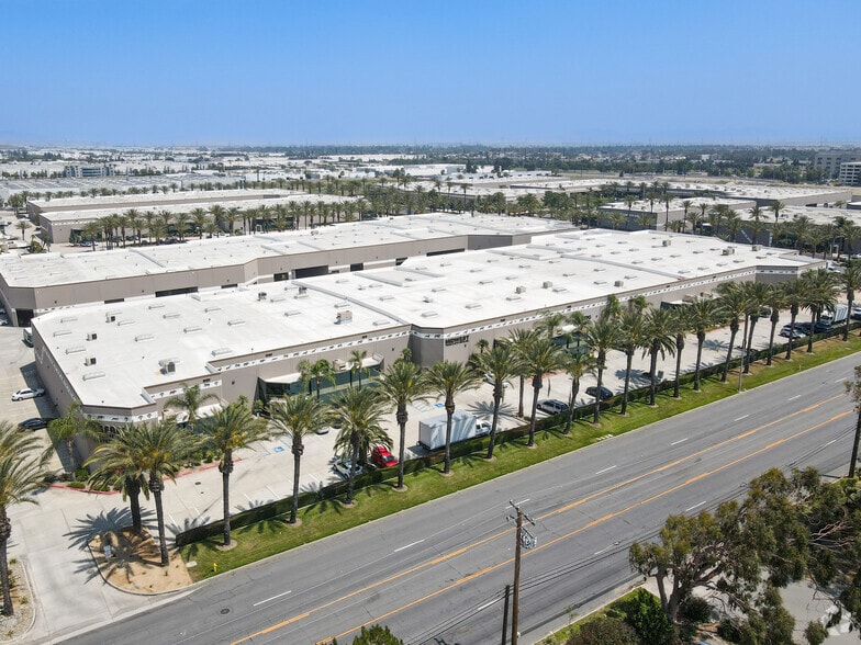 More Photos Of 1917-1957 S Vineyard Ave, Ontario Warehouse For Lease