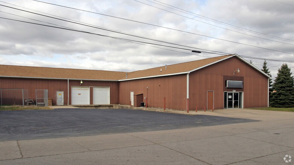 More Photos Of 3940 N Grand River Ave, Lansing Warehouse For Sale