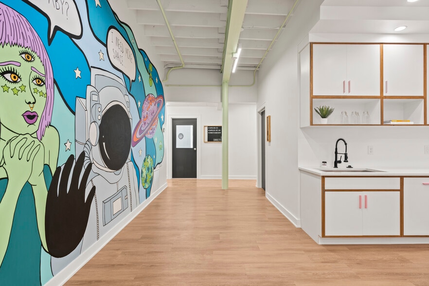 More Photos Of 4201 Millersville Rd, Indianapolis Flex For Sale