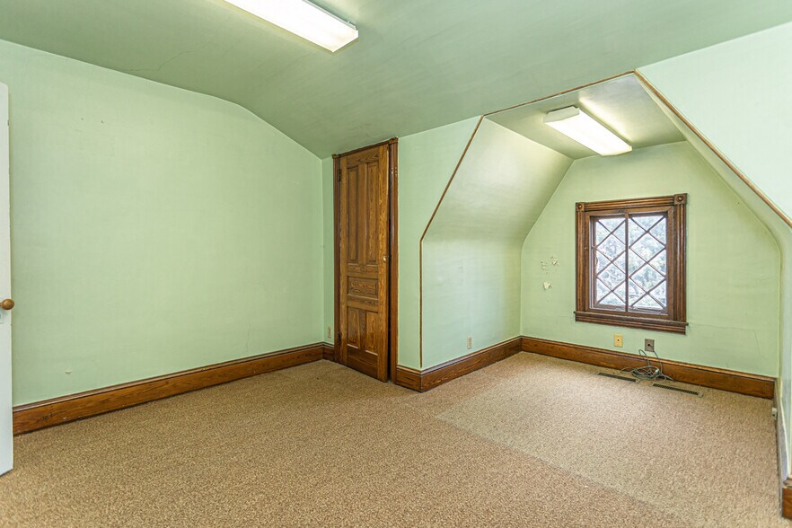 More Photos Of 100-102 W Fornance St, Norristown Medical For Sale