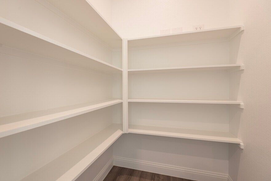 More Photos Of 2601 Little Elm Pkwy, Little Elm Office For Lease