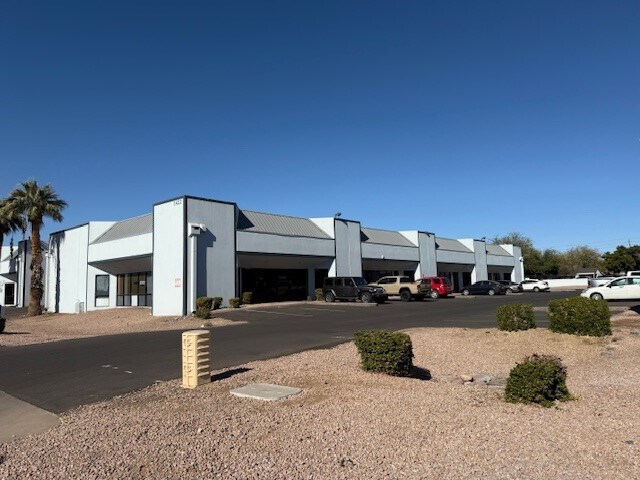 More Photos Of 3334-3432 W Wilshire Dr, Phoenix Warehouse For Lease