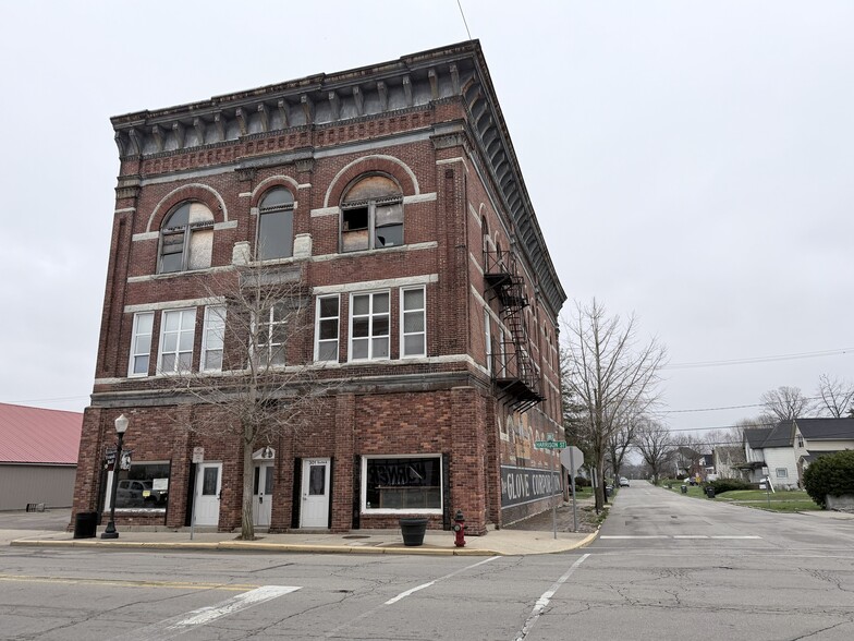 More Photos Of 301 N Harrison St, Alexandria General Retail For Sale