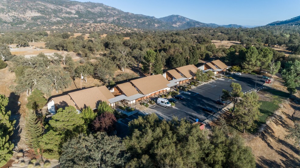 More Photos Of 31975-31985 Lodge Rd, Auberry Medical For Lease