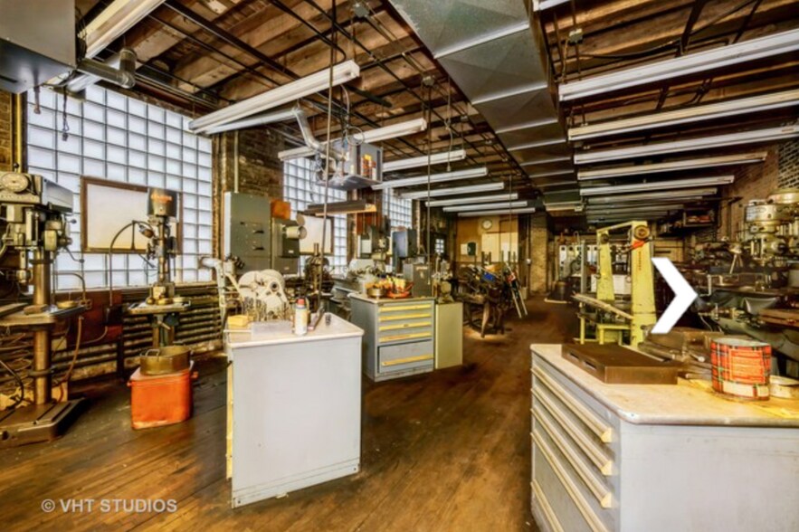 More Photos Of 313 W Chestnut St, Chicago Warehouse For Sale