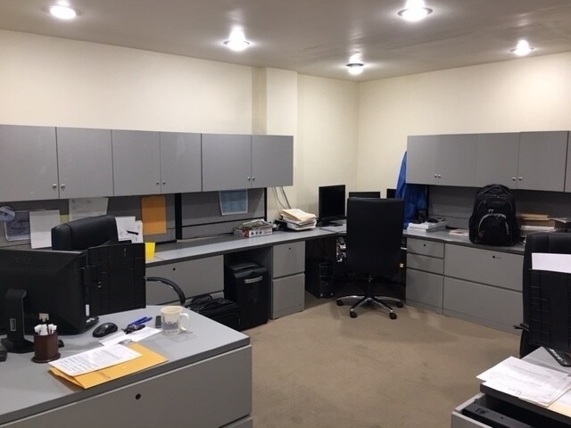 More Photos Of 16122-16124 Leadwell St, Van Nuys Light Manufacturing For Lease