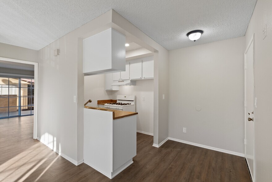 More Photos Of 1515 N Dresser St, Santa Ana Apartments For Sale