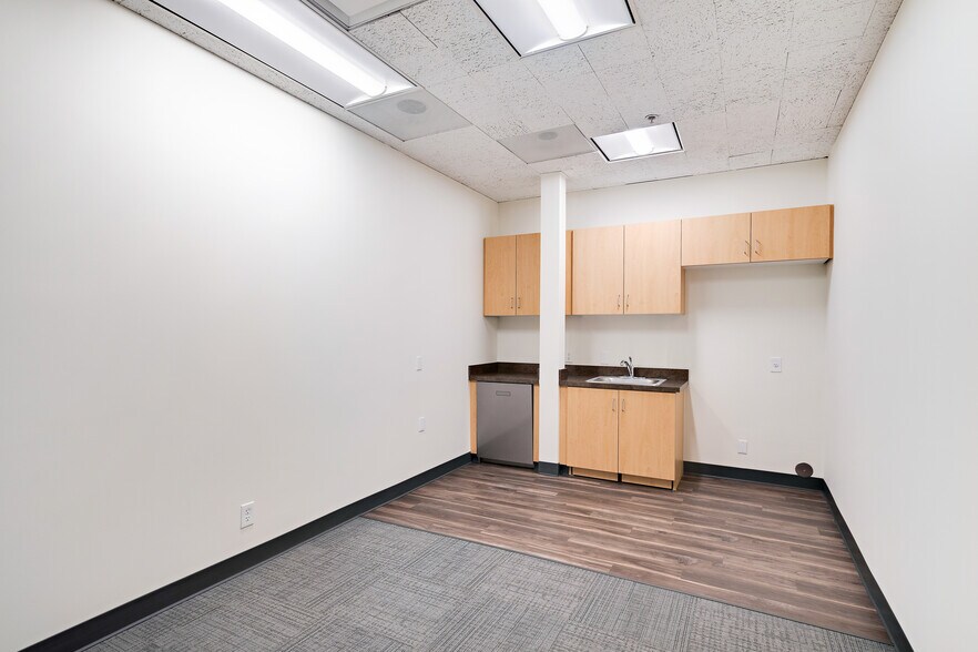 More Photos Of 920 SW 3rd Ave, Portland Office For Lease